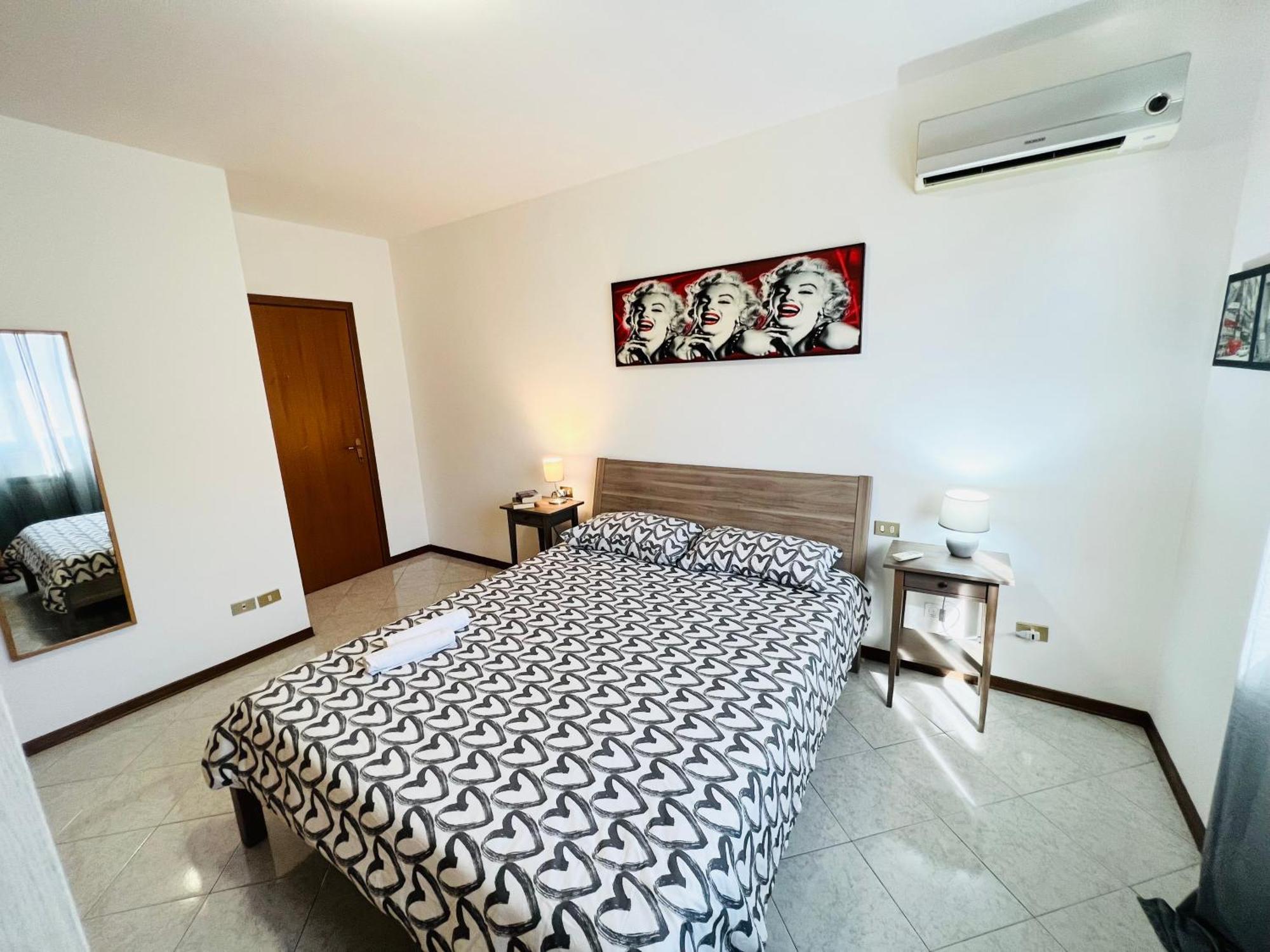 Apartment Very Big With 2 Balcony In Navigli District Milan