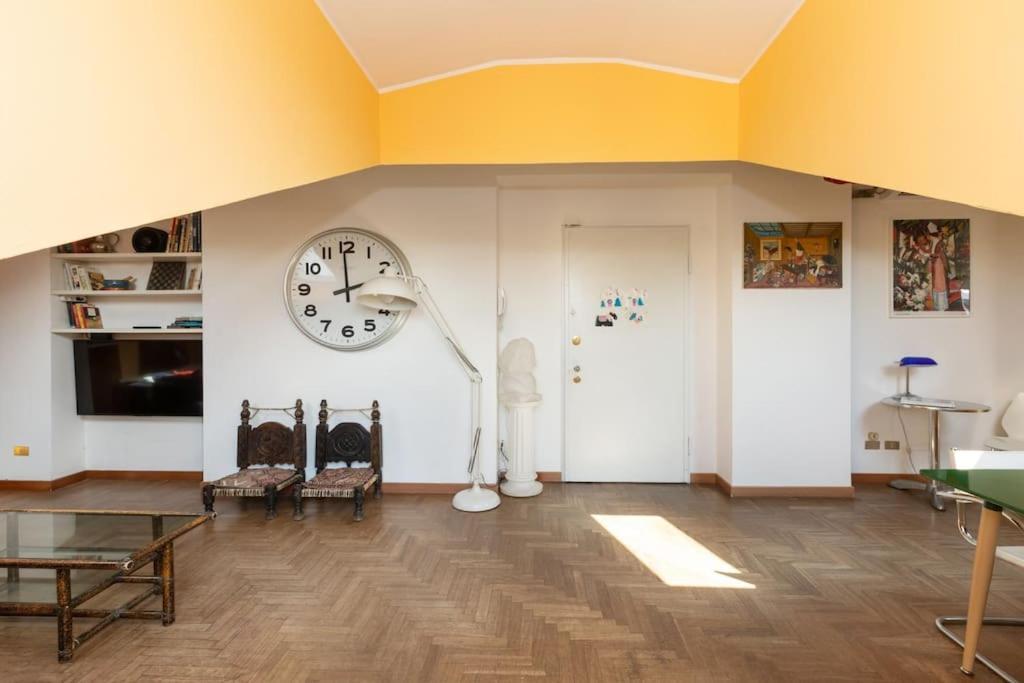 Two Bedroom Last Floor Sarpi - Mirable Pm Apartment Milan