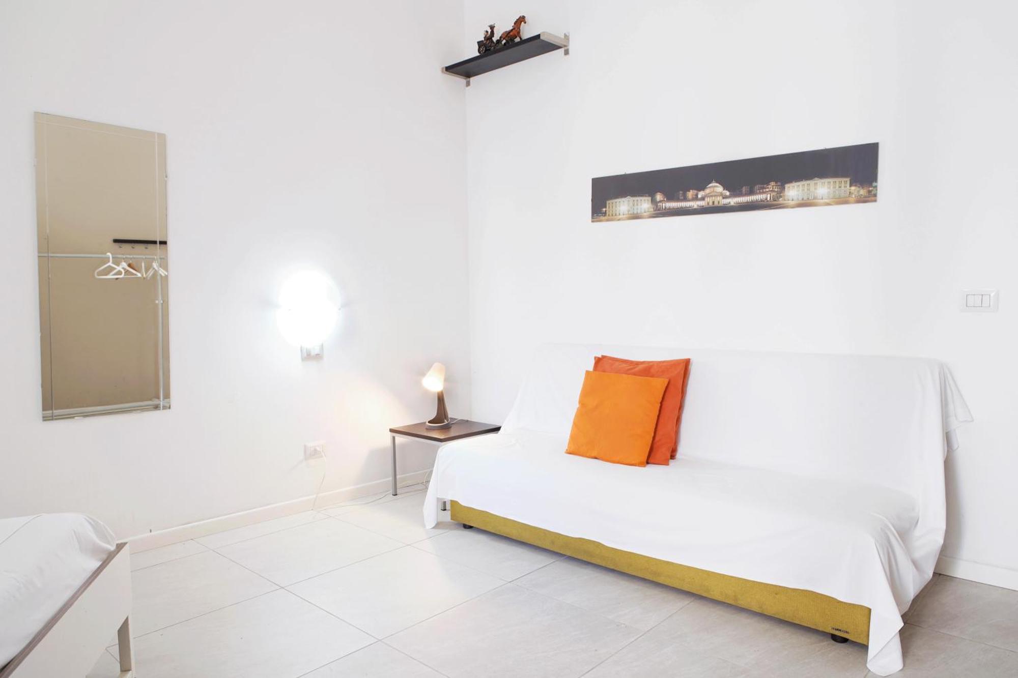 Smart Station Apartment *