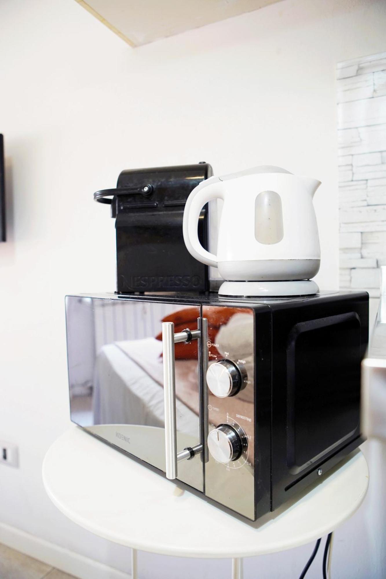 Smart Station Apartment *