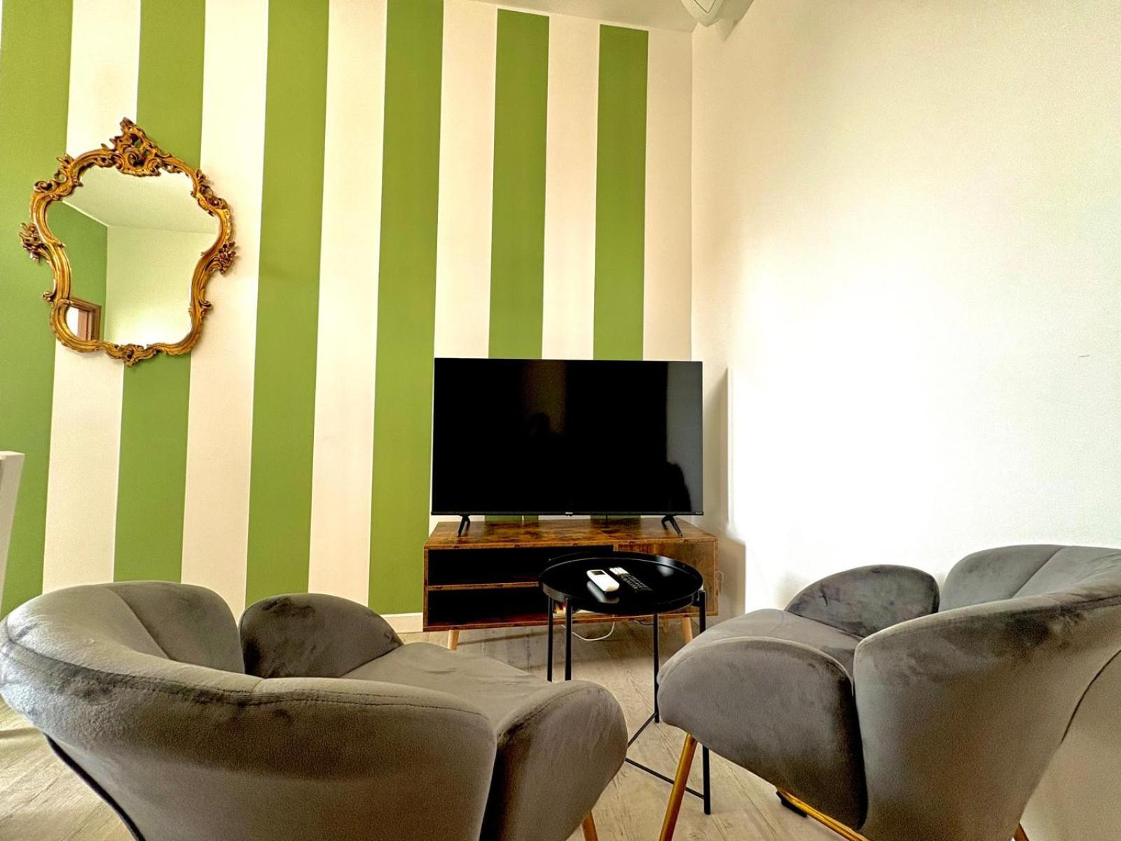 Apartment-navigli-house Of Mirrors Apartment Milan