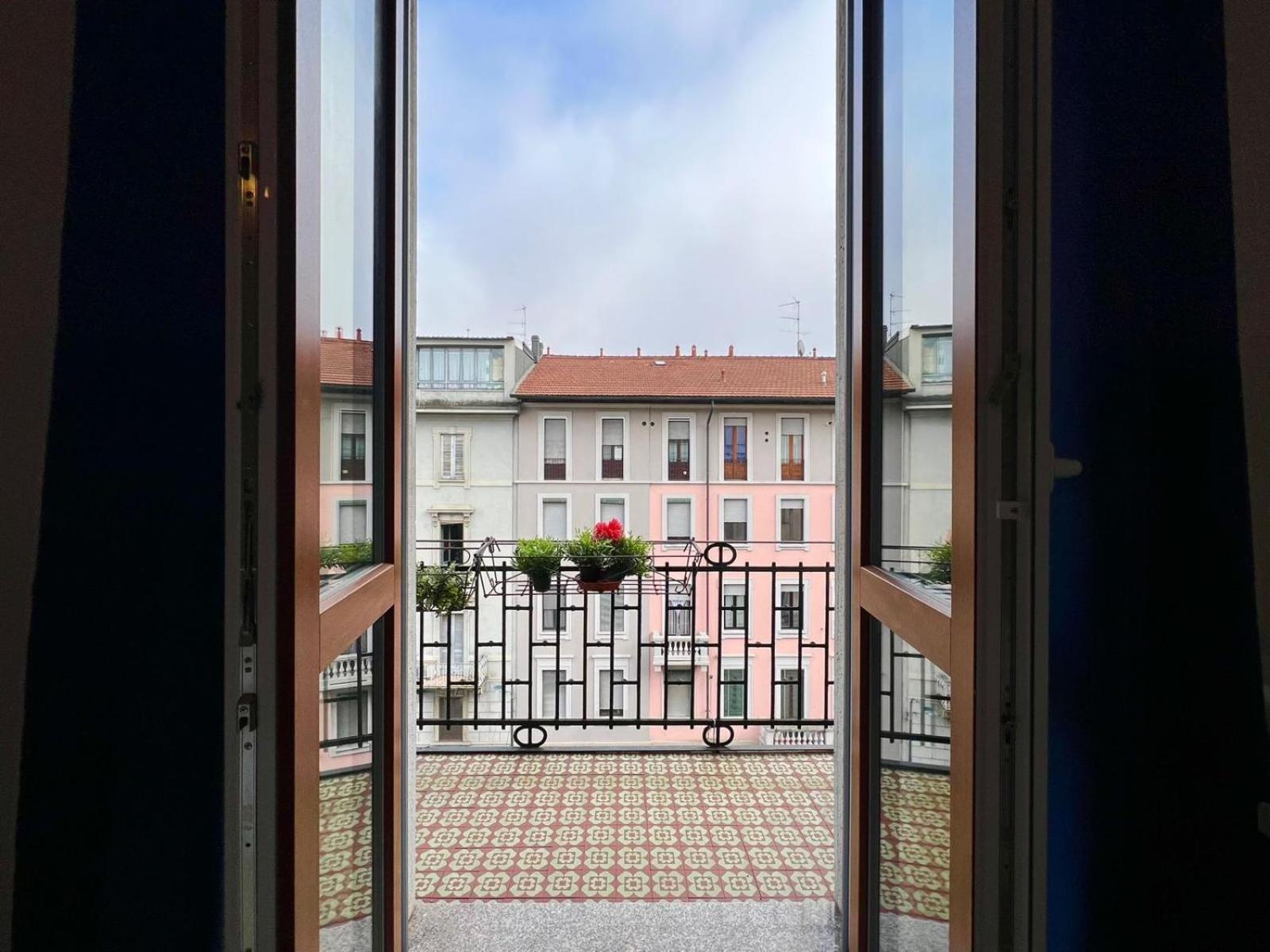 Apartment Apartment-navigli-house Of Mirrors Milan