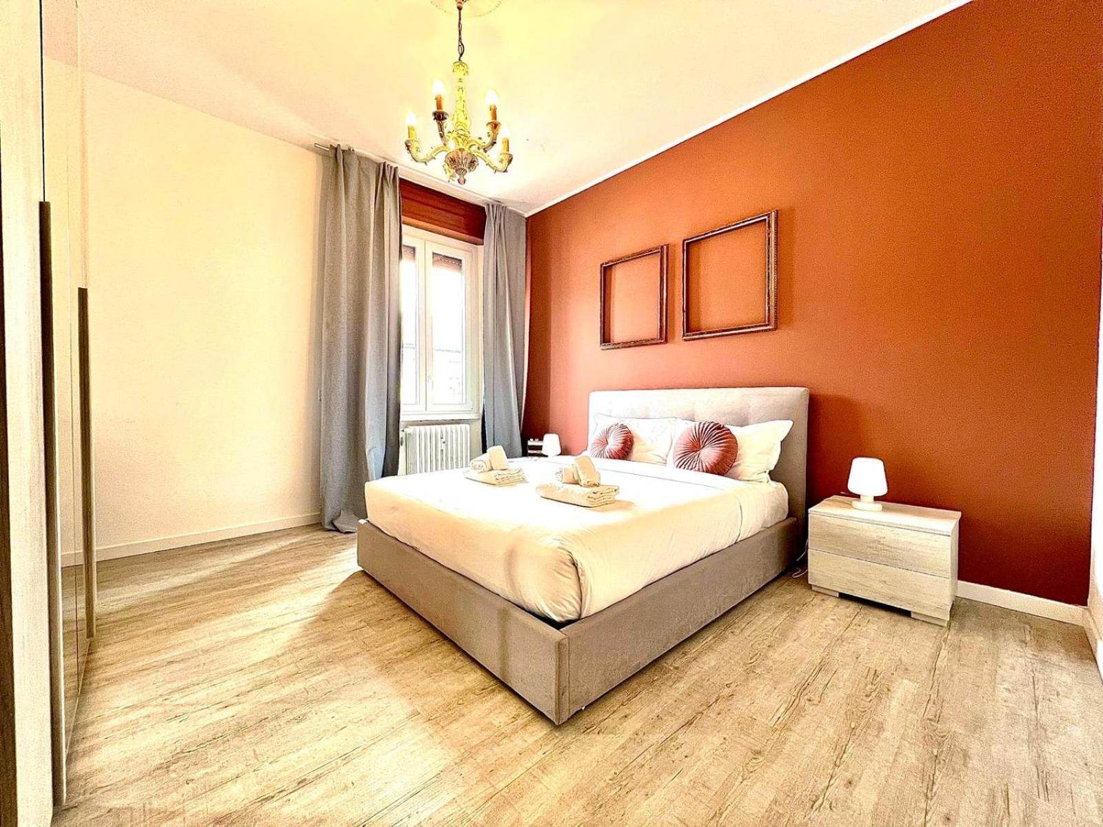 Apartment-navigli-house Of Mirrors Milan