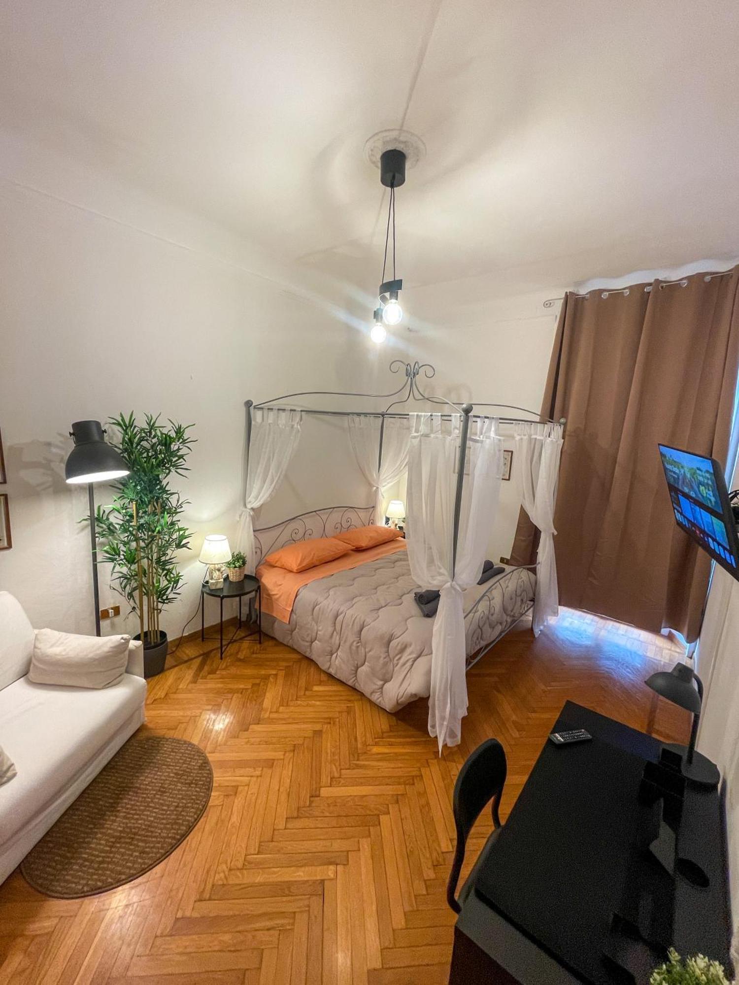 Dea Dreams - Old Style Apartment Milan