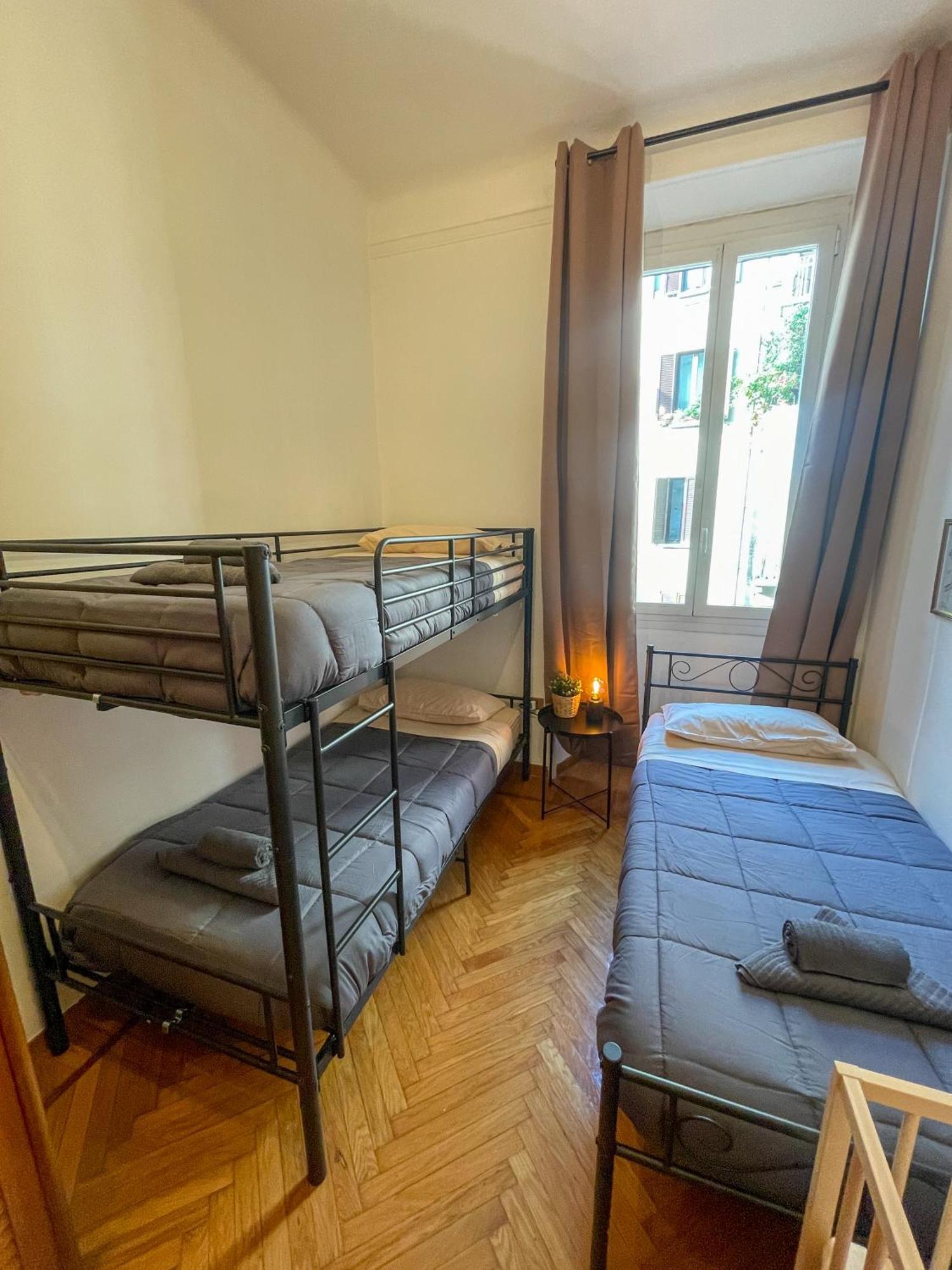 Dea Dreams - Old Style Apartment