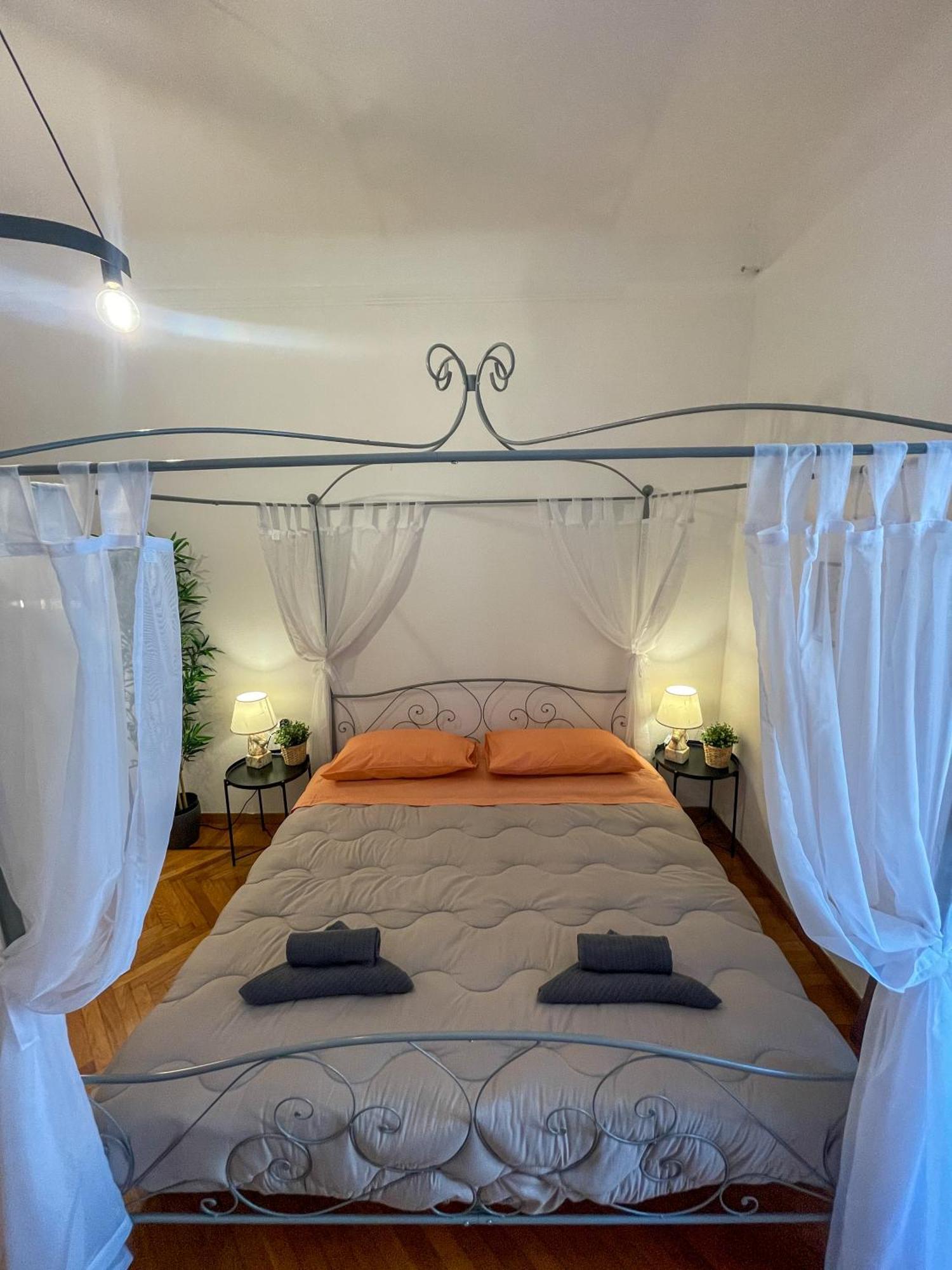 Dea Dreams - Old Style Apartment Milan