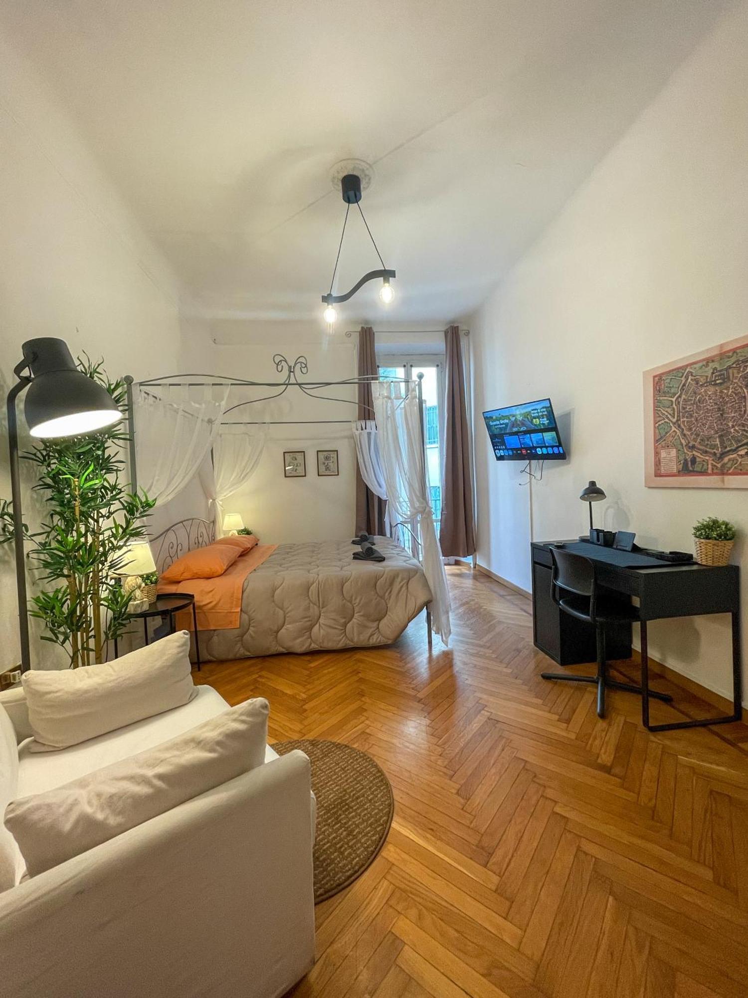 Dea Dreams - Old Style Apartment
