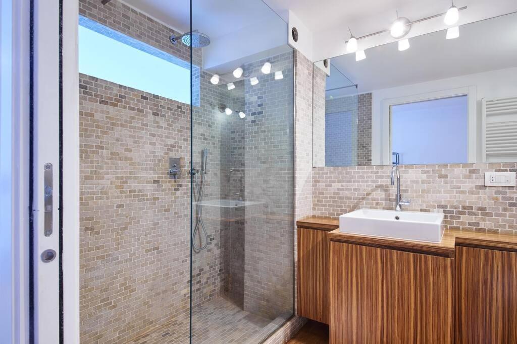 Ampia Casa Indipendente Con Giardino Privato Milan