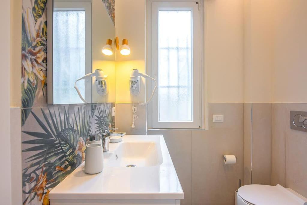 Apartment Modern Apartment Ac, Wifi Next To 2 Metro Line Stations And City Life Area