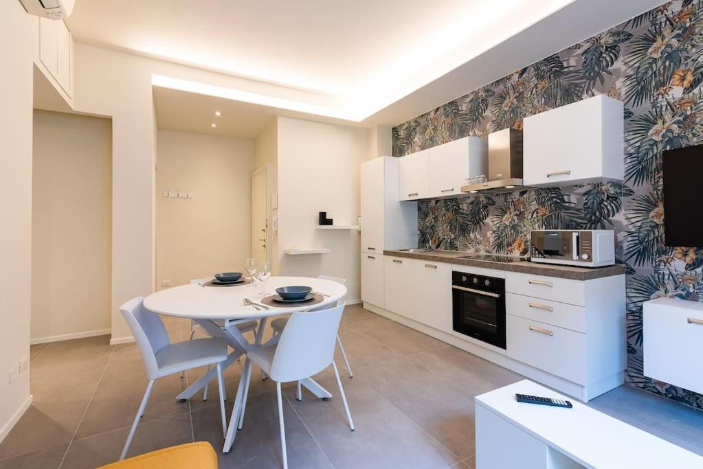 Modern Apartment Ac, Wifi Next To 2 Metro Line Stations And City Life Area