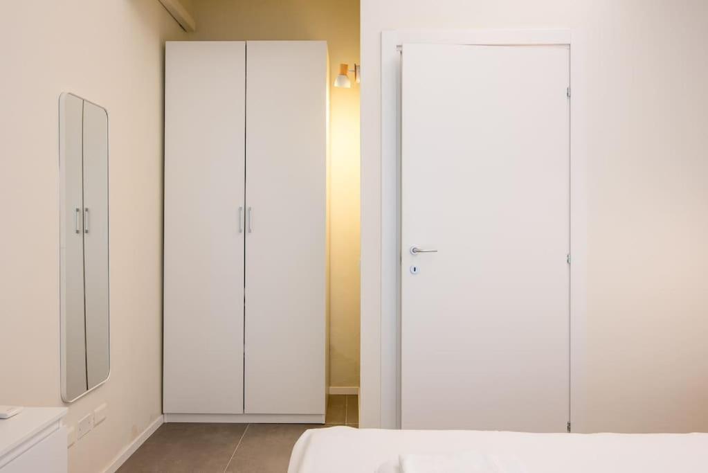 Modern Apartment Ac, Wifi Next To 2 Metro Line Stations And City Life Area Milan