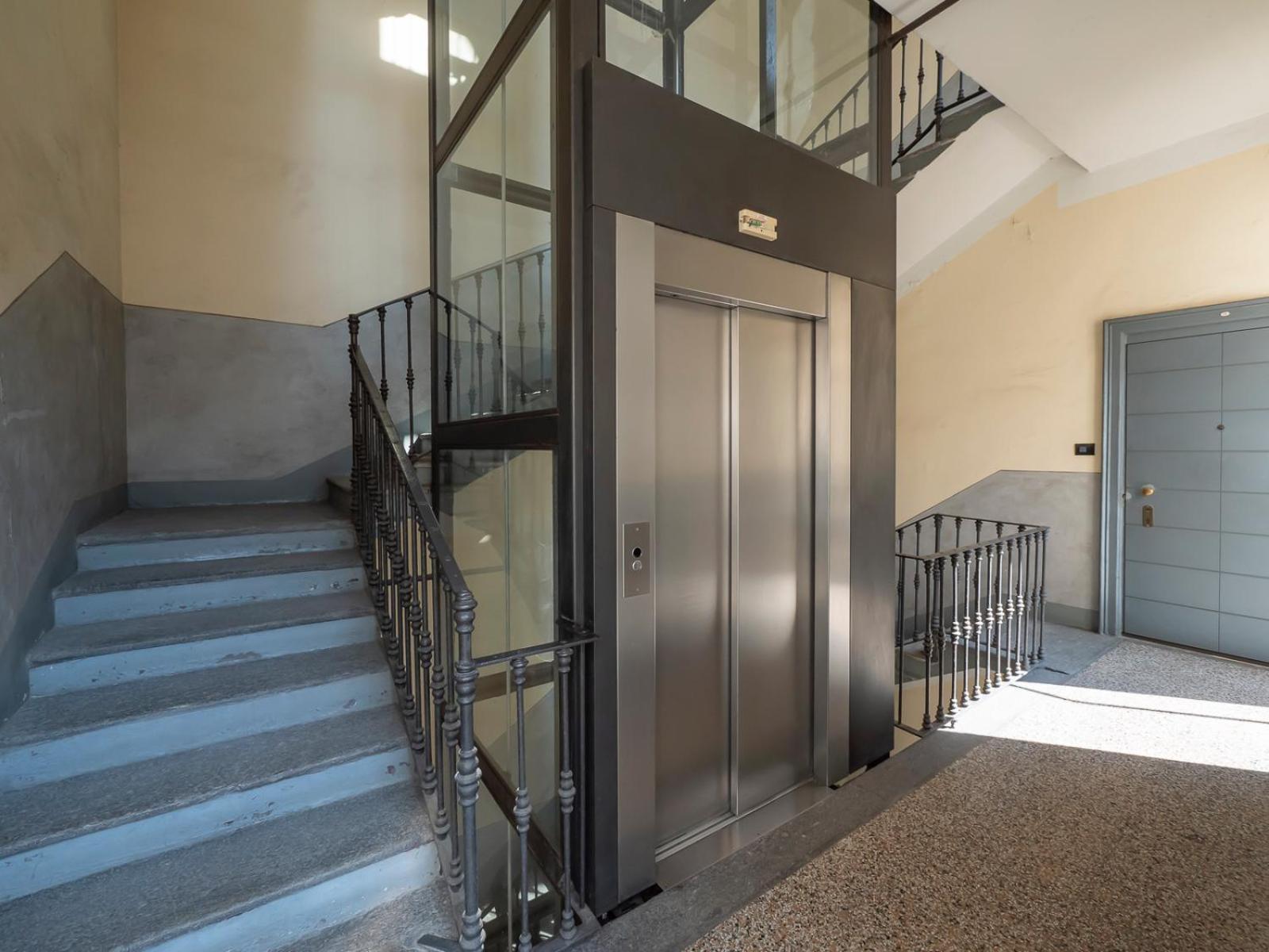 Xenia - Renovated Two-room In Sant'ambrogio *