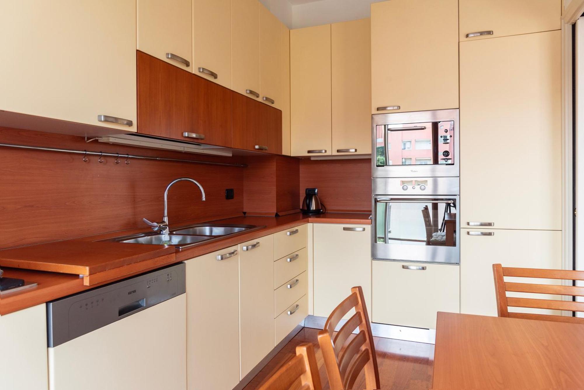 Apartment Youhosty - Cechov 21 Milan