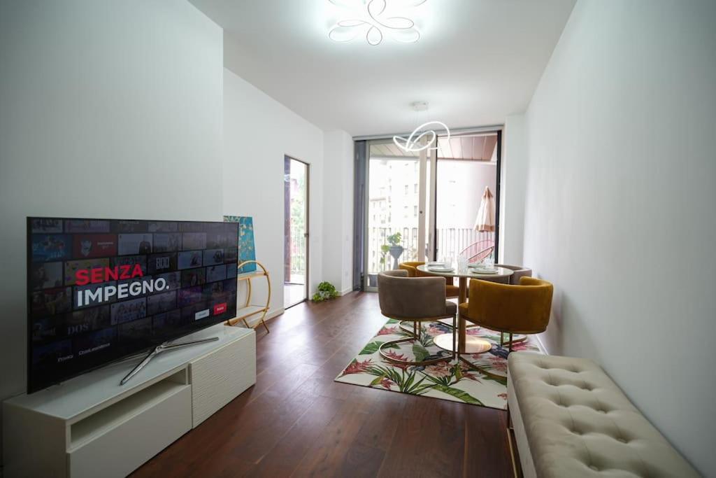 Isola 10 * Milan