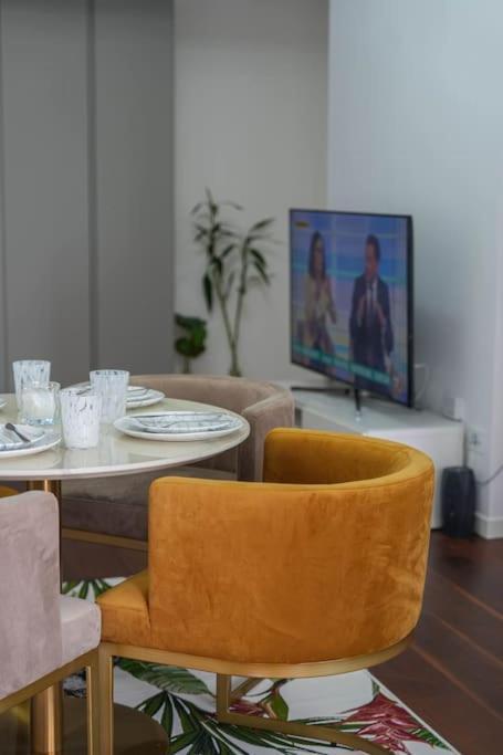 Isola 10 Apartment Milan