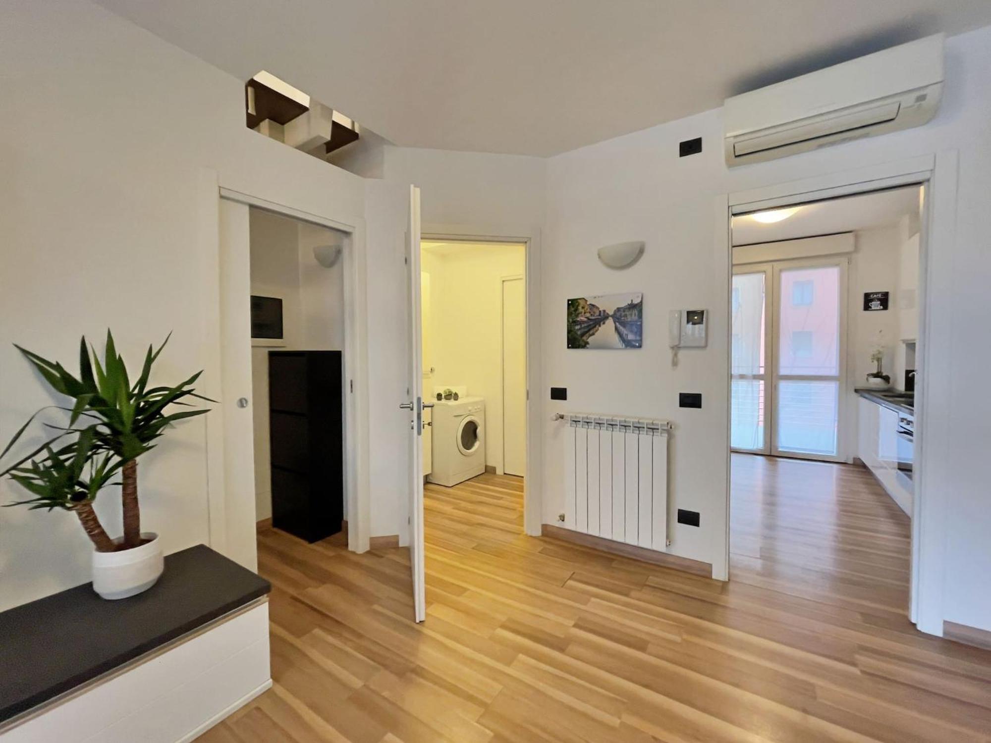 Modern Near Center Apartment *