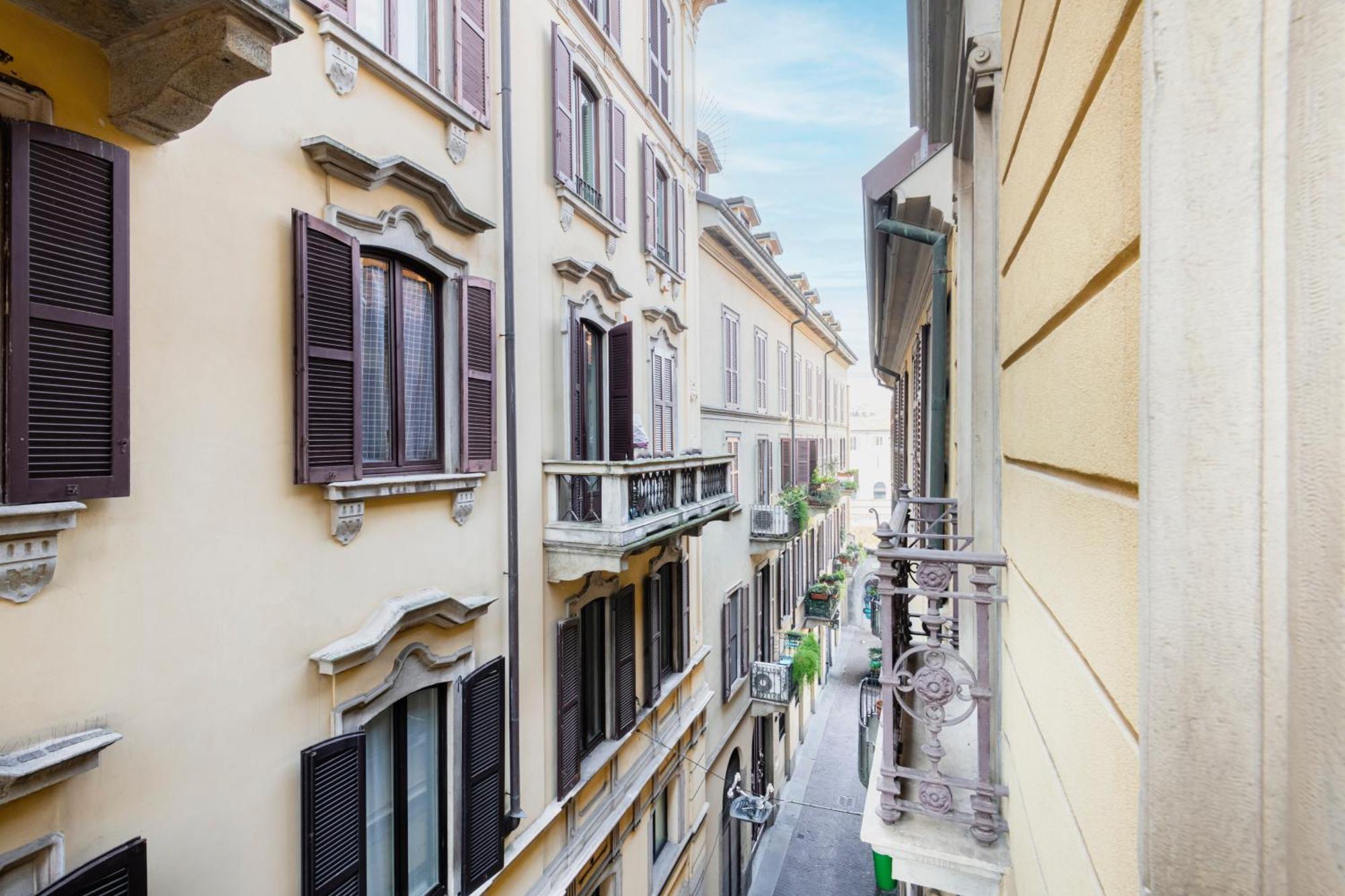 Amazing, New & Fully Furnished In Duomo Apartment