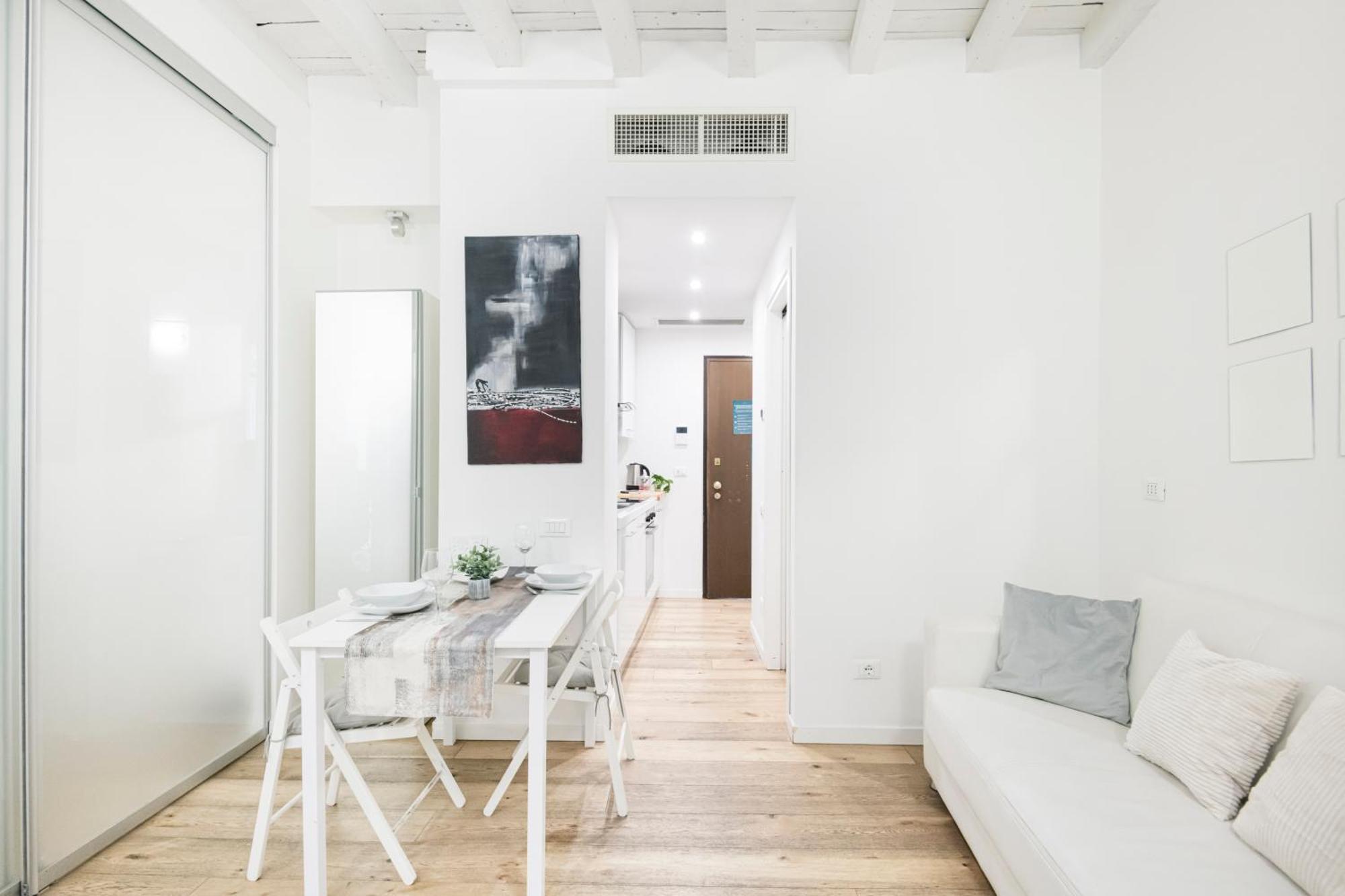 Amazing, New & Fully Furnished In Duomo
