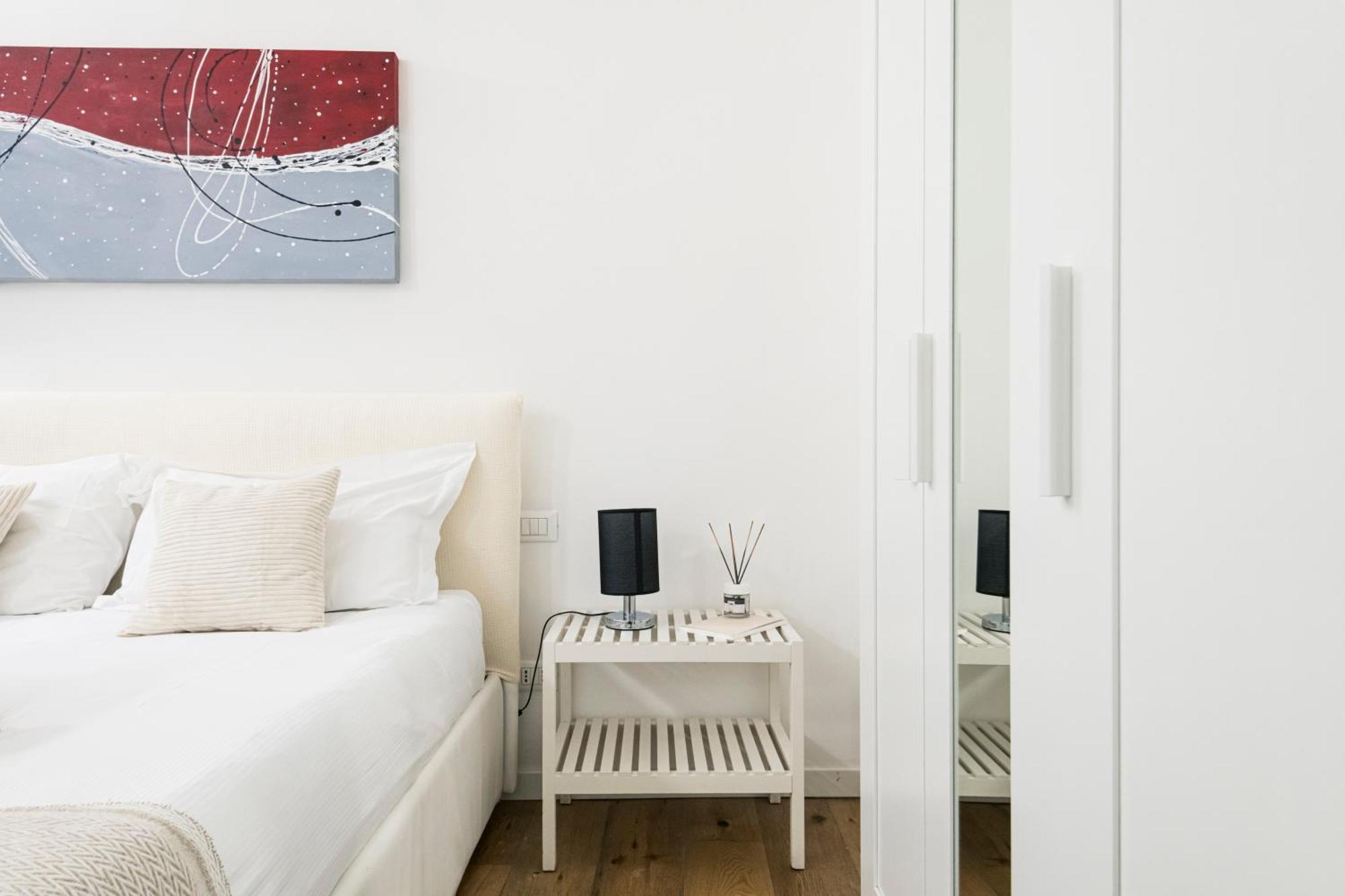 Amazing, New & Fully Furnished In Duomo Apartment