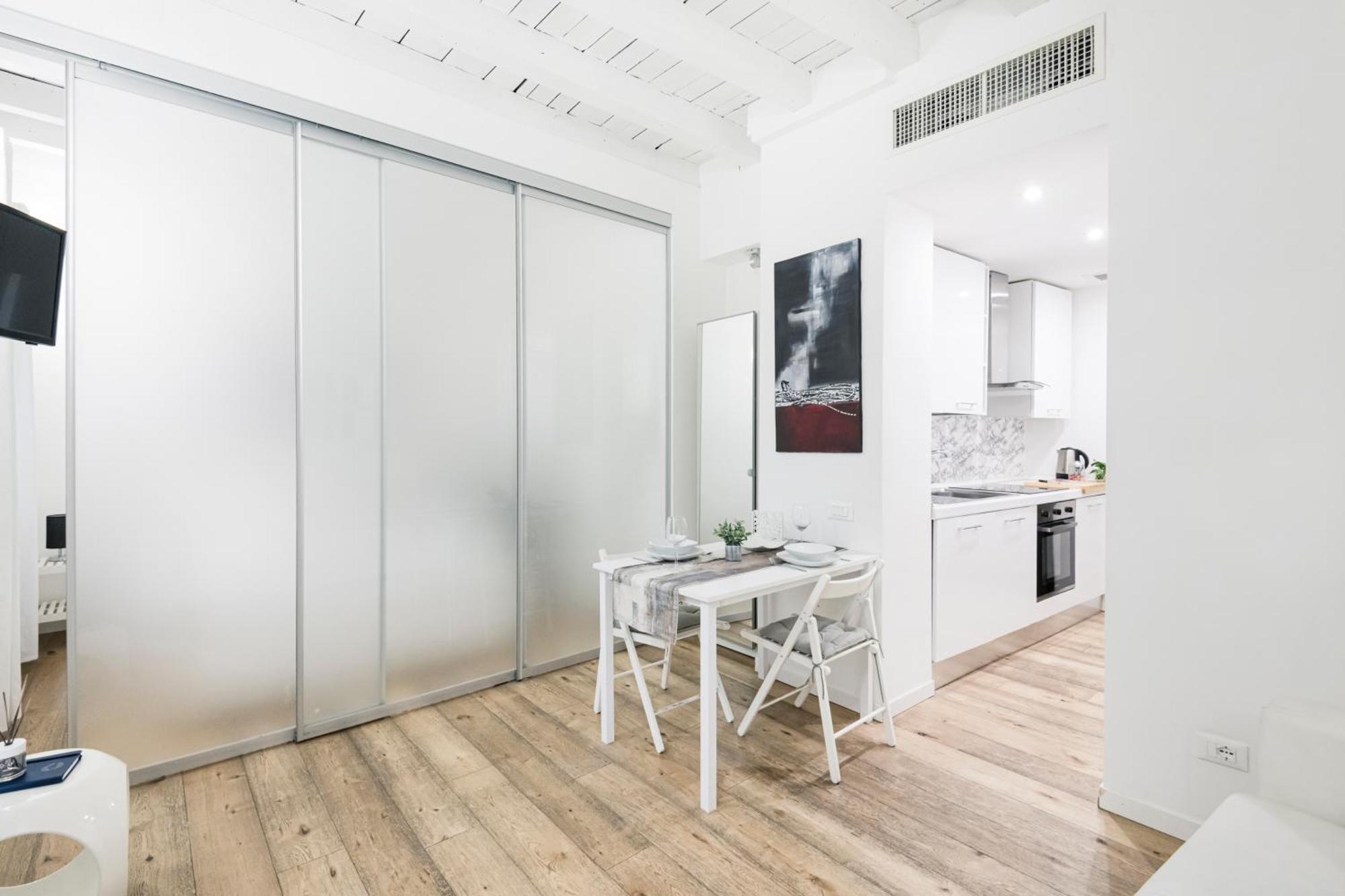 Amazing, New & Fully Furnished In Duomo *