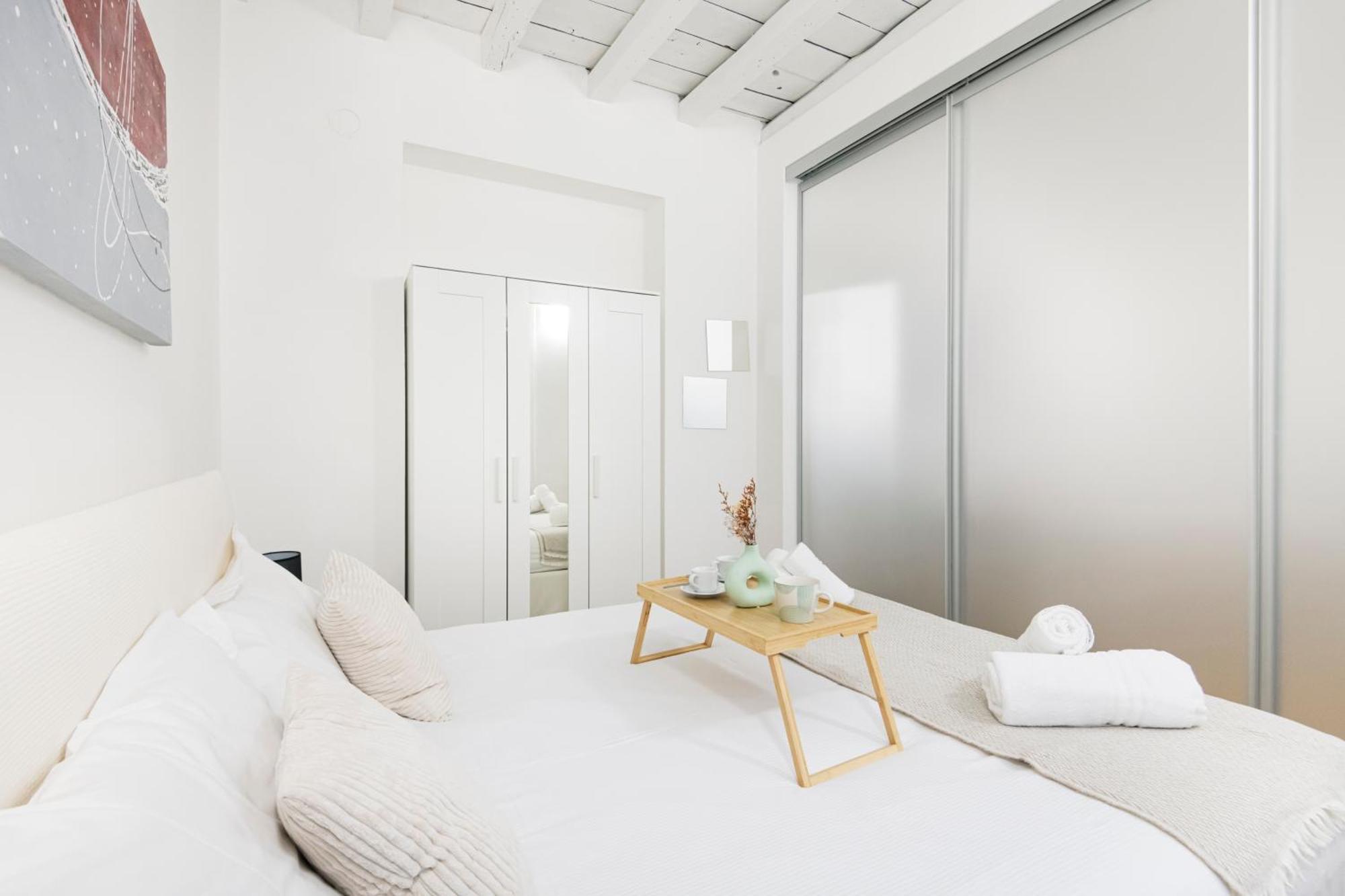 Amazing, New & Fully Furnished In Duomo Apartment