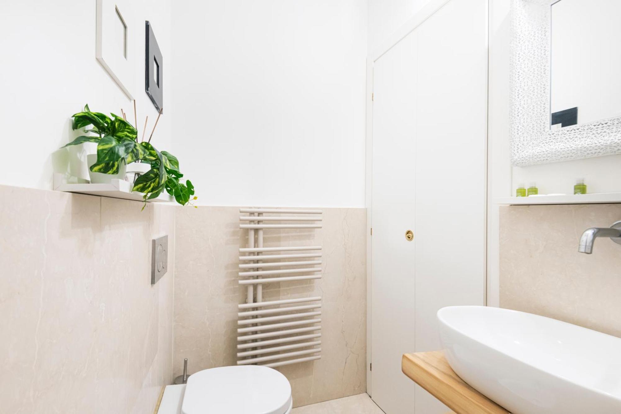 Amazing, New & Fully Furnished In Duomo *