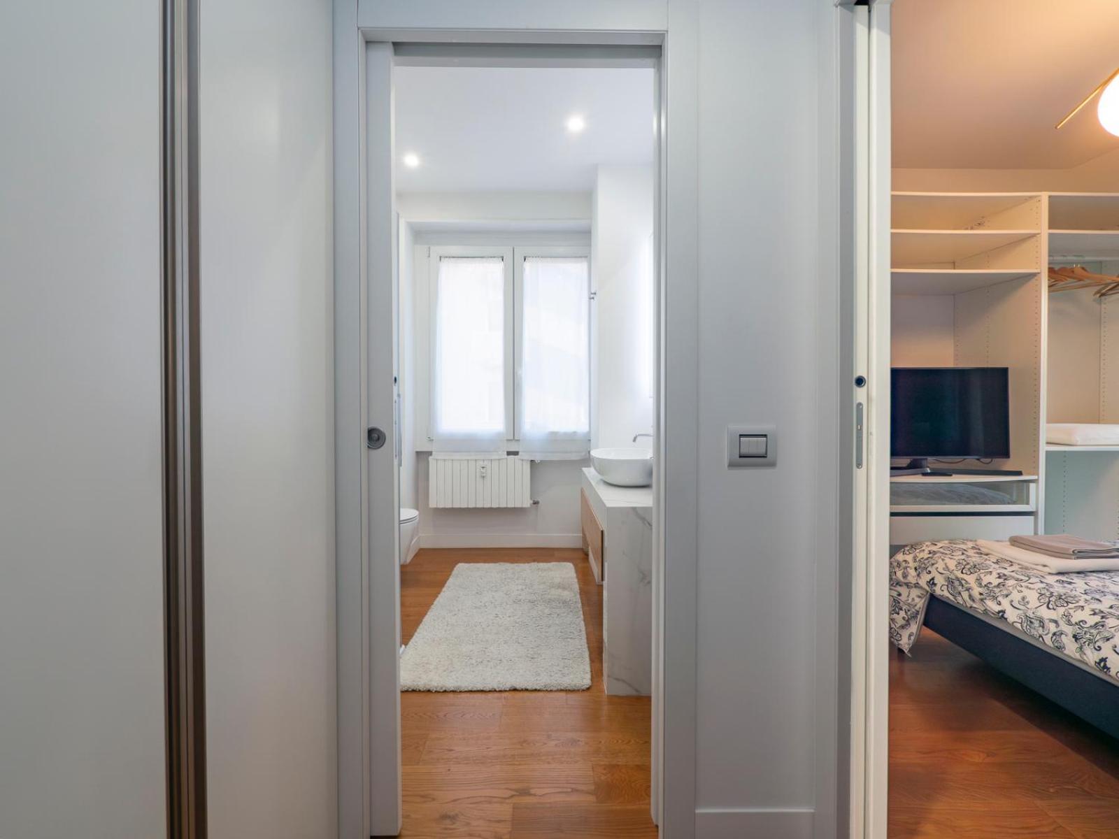 Apartment In Stile, Comodo Ed Elegante *