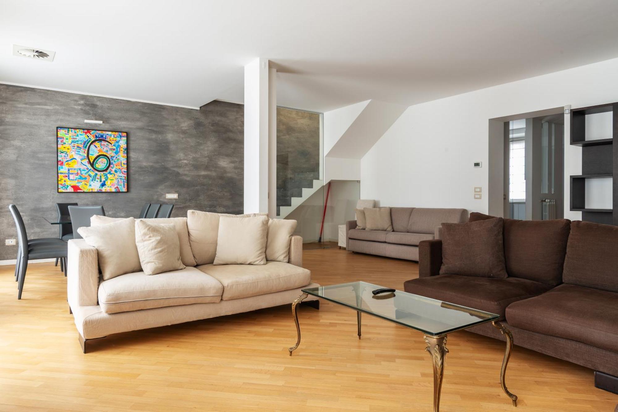 Apartment Ampio E Luminoso Trilocale In Zona Moscova