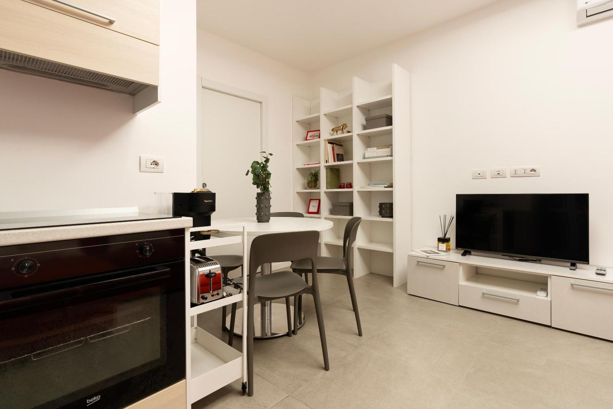 Apartment Santa Tecla Living Parini 9 *