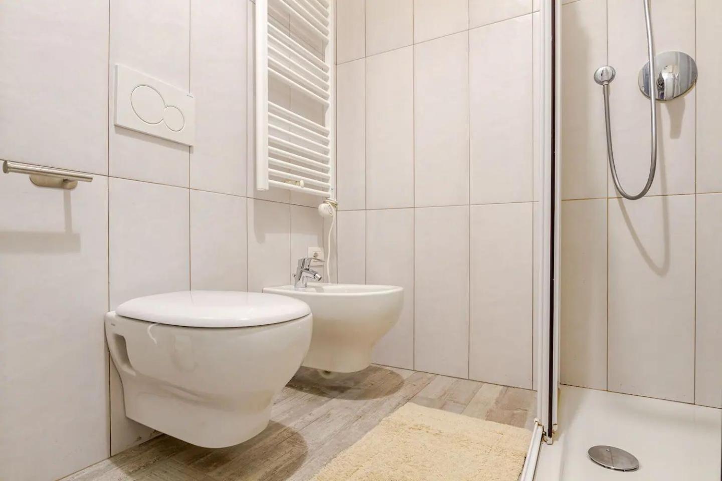 Elegance - - Via Spartaco - Porta Romana Milão