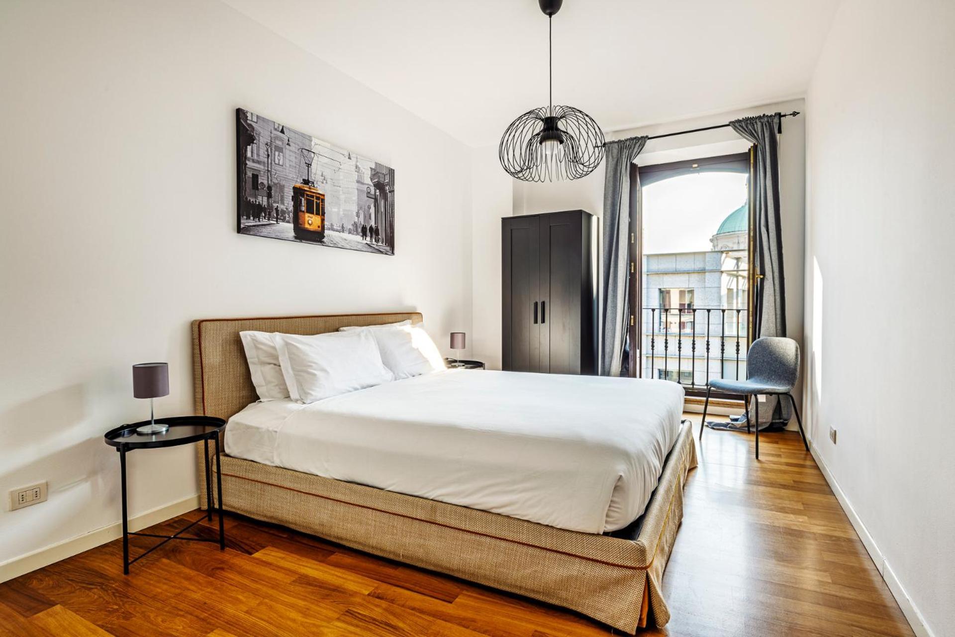 Elegant 2 Bedrooms Near Duomo * Milan