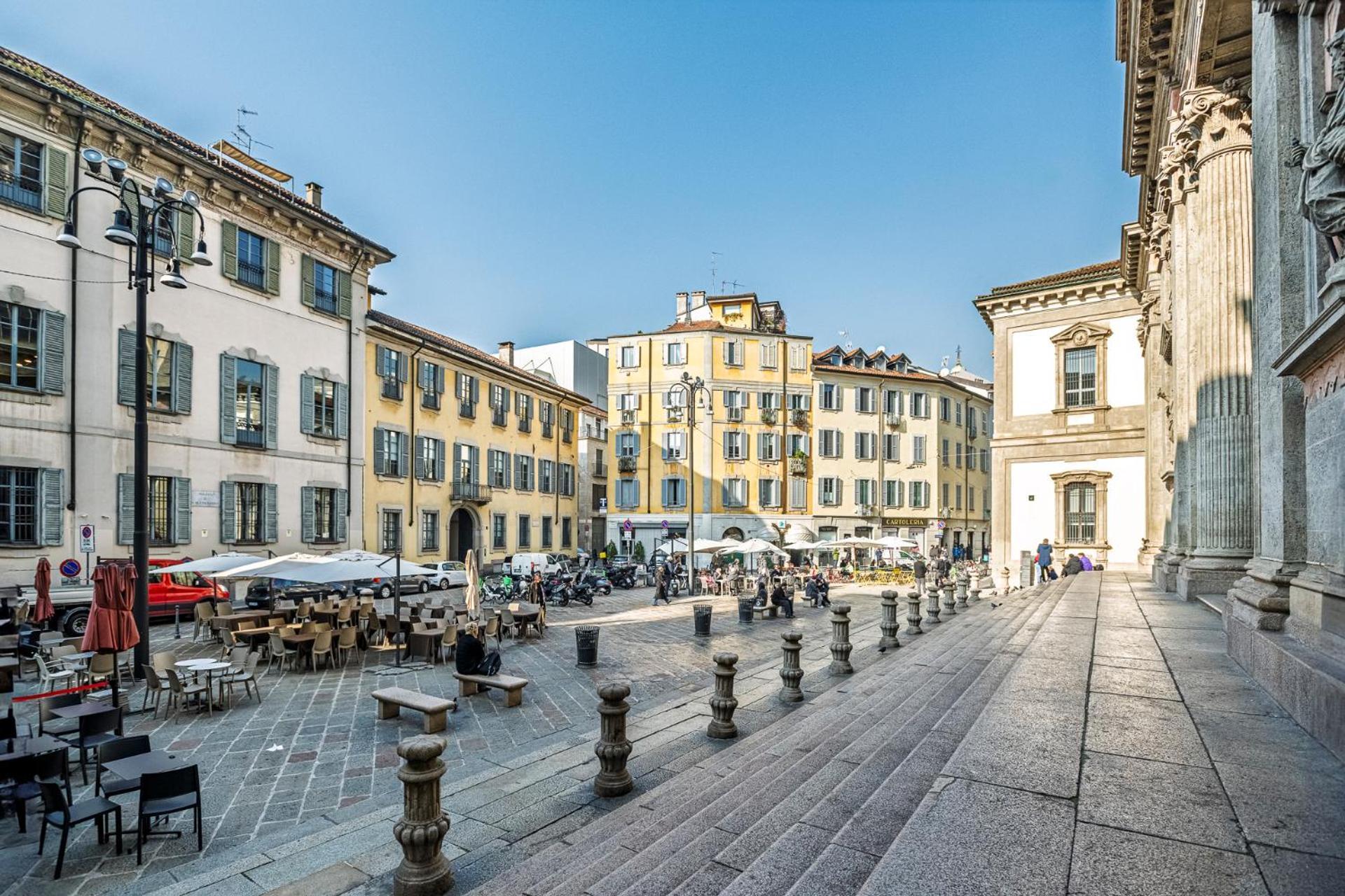 Elegant 2 Bedrooms Near Duomo Milan