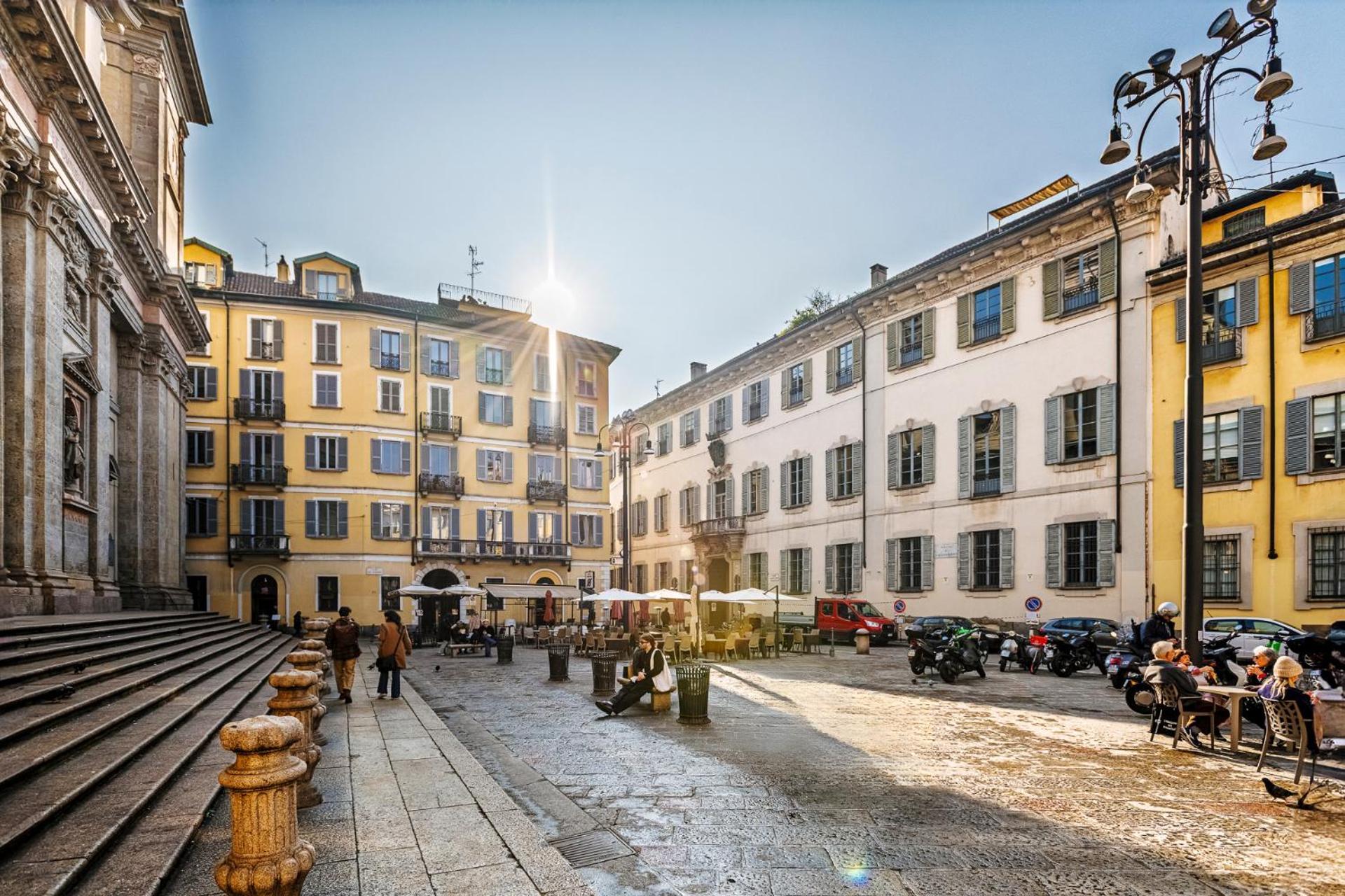 Elegant 2 Bedrooms Near Duomo Milan