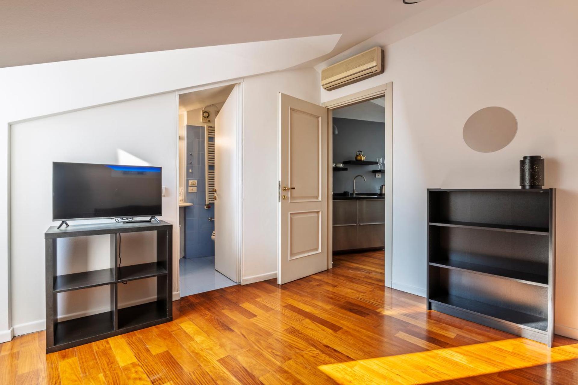 Apartment Elegant 2 Bedrooms Near Duomo Milan