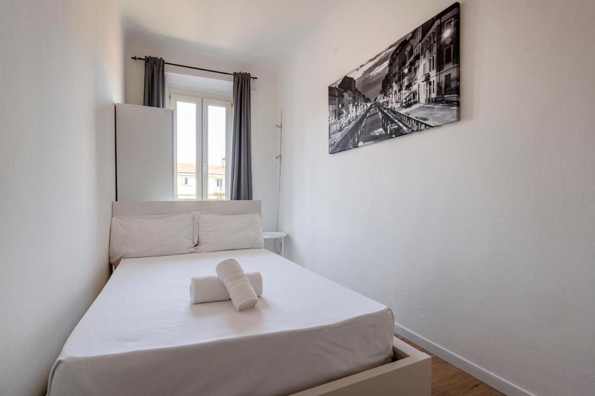 Exclusive 3 Bedrooms In Brera Apartment *