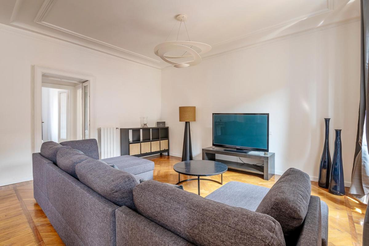 Exclusive 3 Bedrooms In Brera * Milan