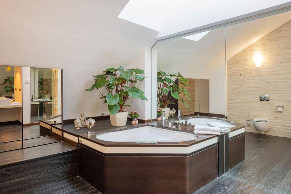 Piscina Interna Privata E A