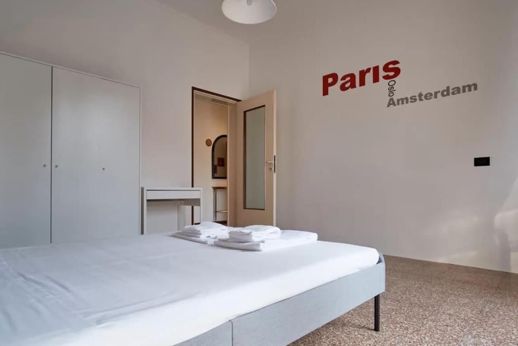 Spacious And Bright Close To Fiera And San Siro Apartment