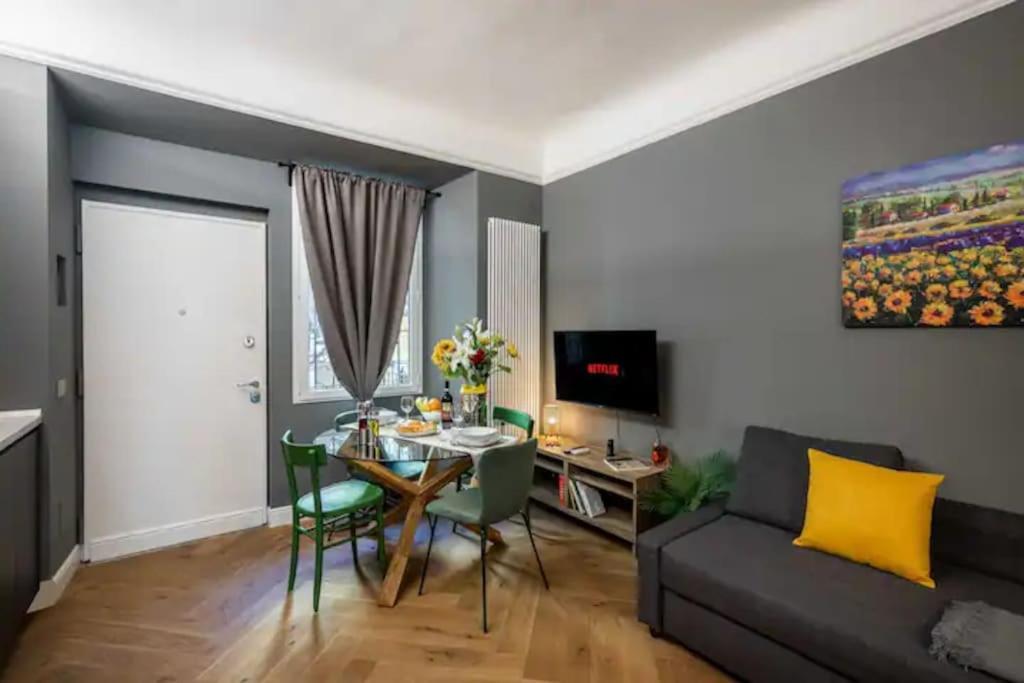 A Few Steps From The Duomo I Design I Free Wifi Apartment