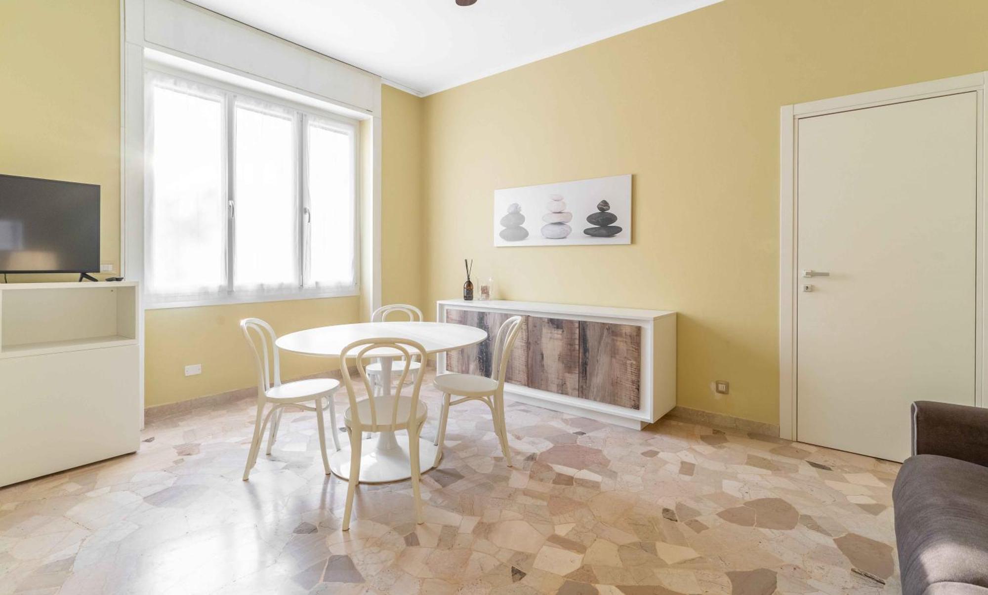 House San Siro M5 2 Netflix Apartment Milan