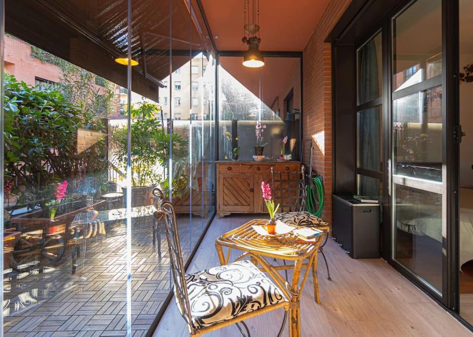 Greengardensuite, Station Apartment *