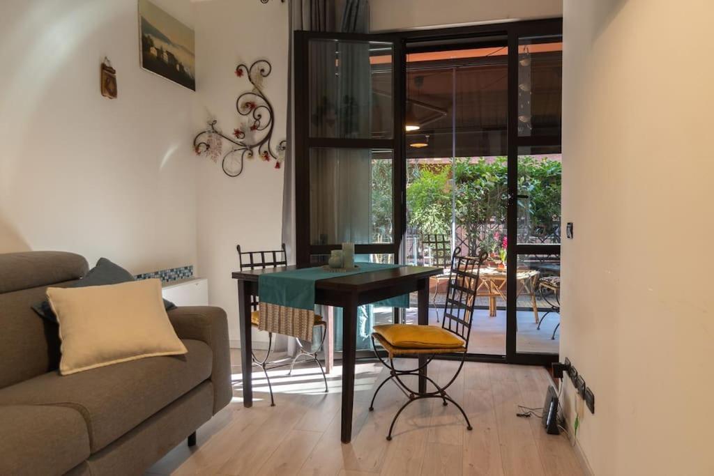 Apartment Greengardensuite, Station *