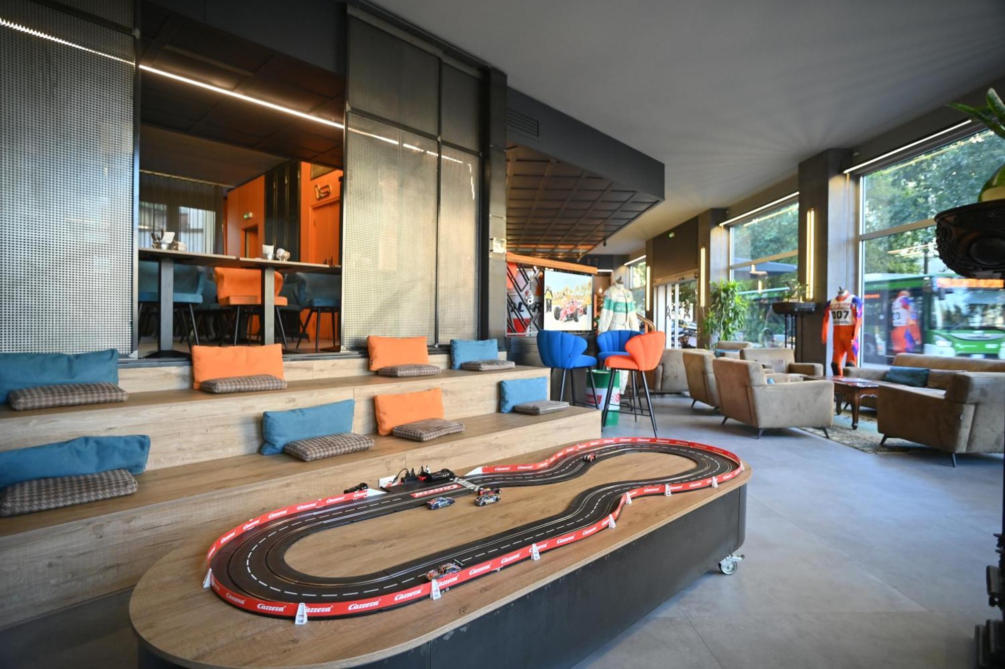 Admiral Hotel 4*