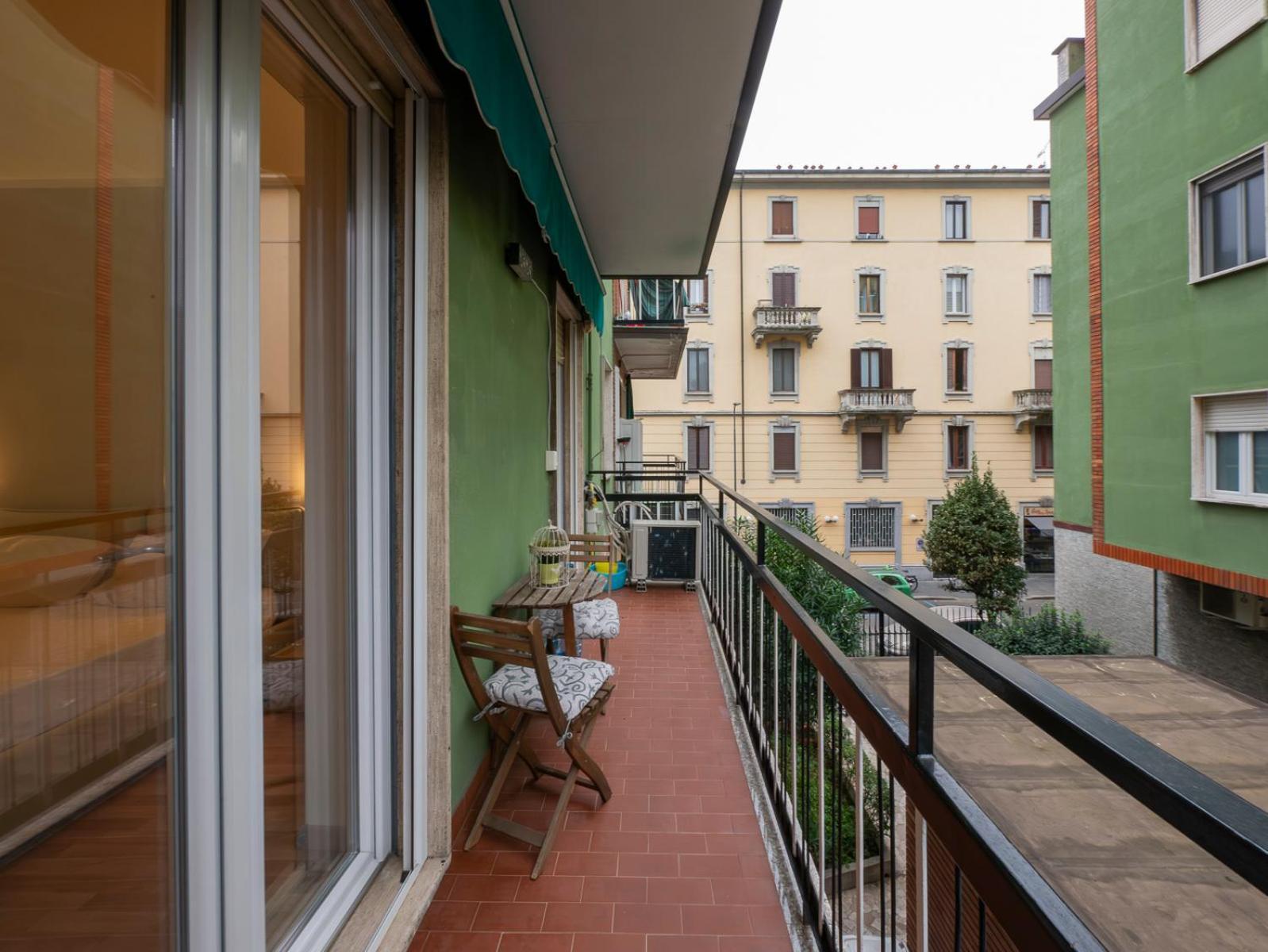 I Host - Della Torre 9 * Milan
