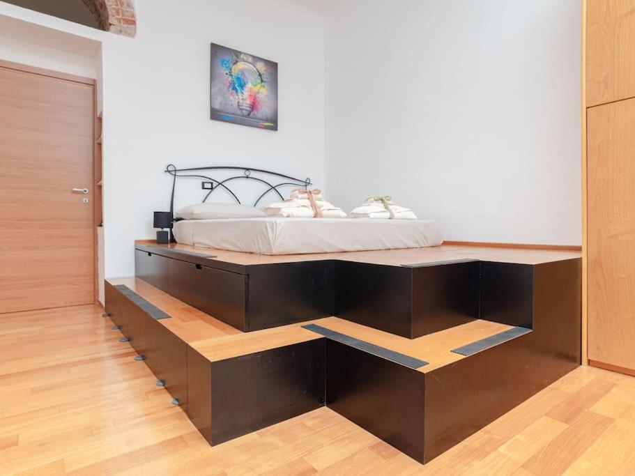 Naviglio Grande Zona Tortona Apartment Milan