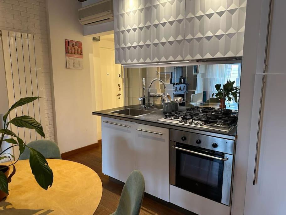 Nel Cuore Di Navigl Apartment *