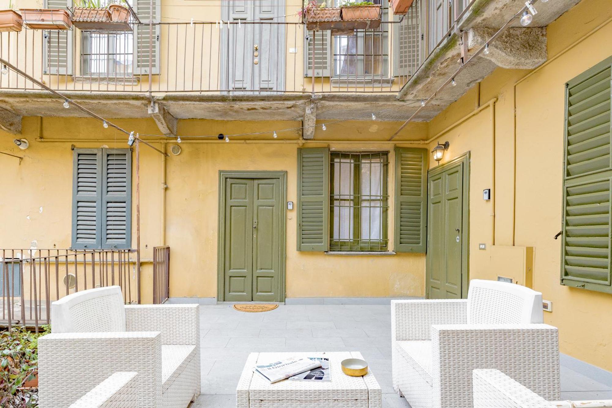 Luxury Naviglio House - 10 Min Cathedral Apartment