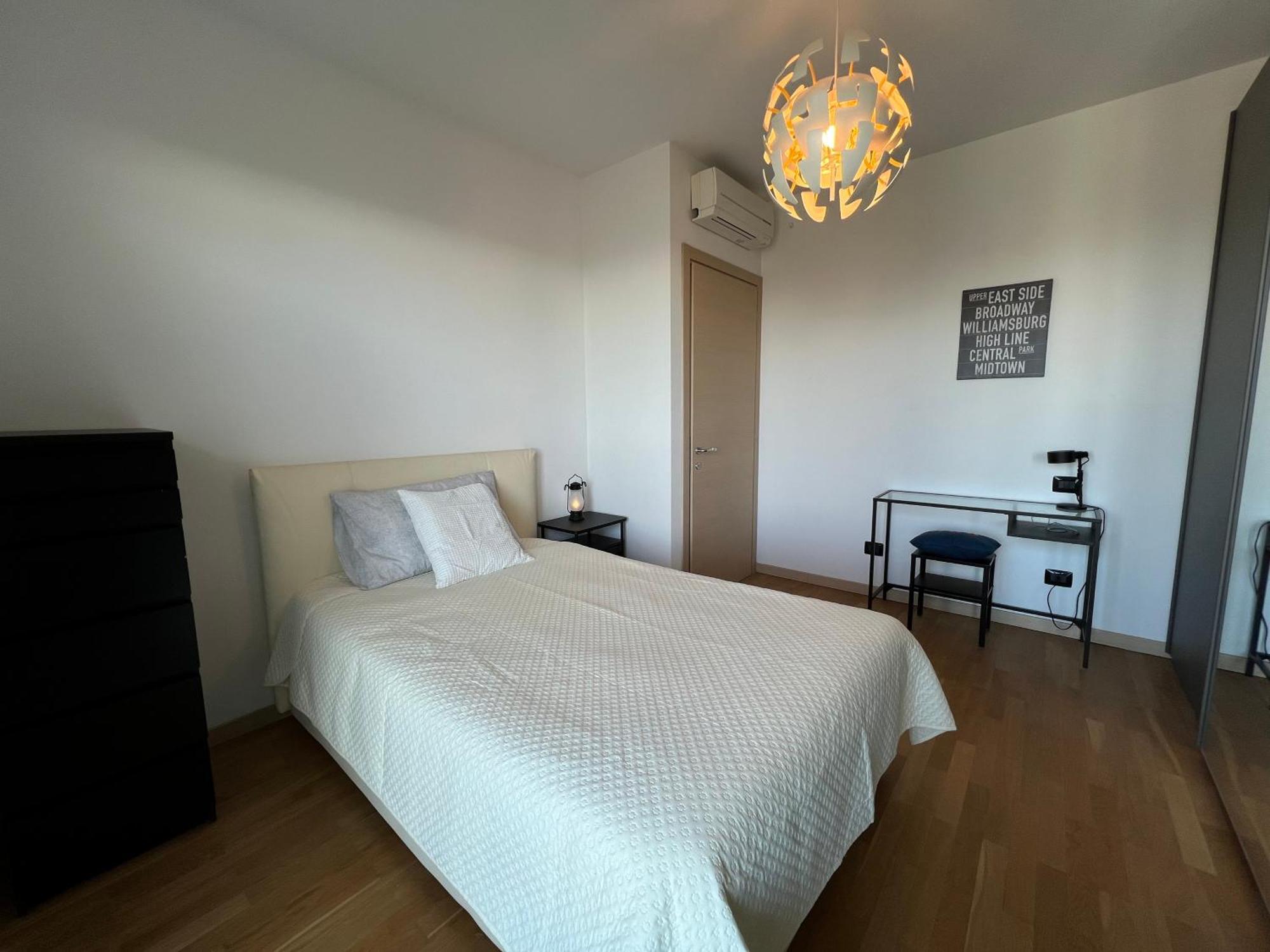 Sky Building Stephenson Apartment Milan