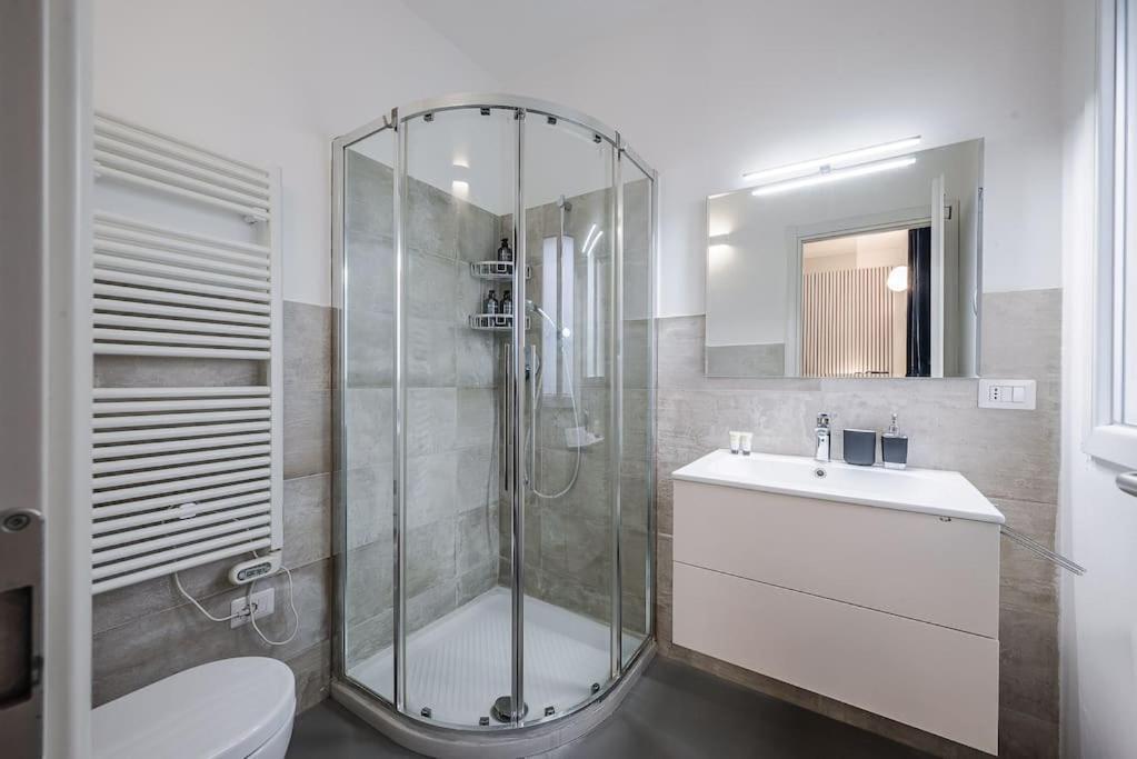 Duomo - Jacuzzi E Terrazzo - Cinema - Free Parking - Gym Villa