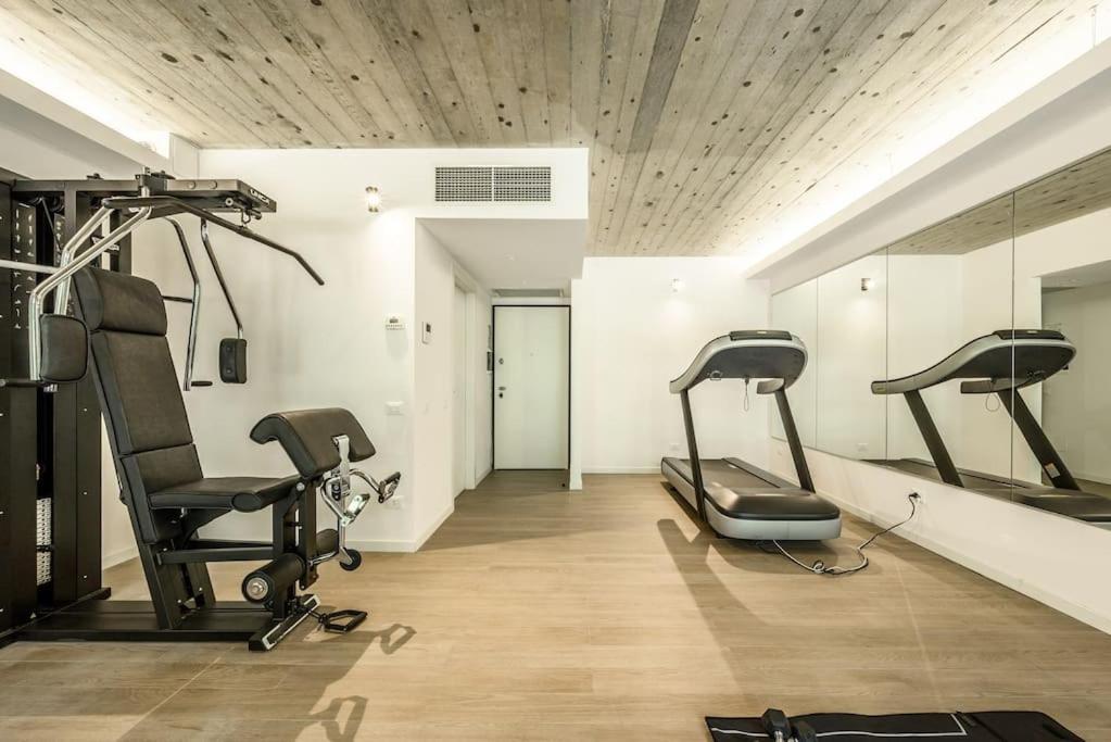 Duomo - Jacuzzi E Terrazzo - Cinema - Free Parking - Gym Milan